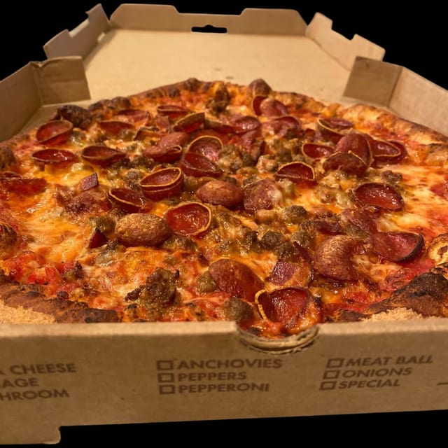 Meatlovers Pizza.