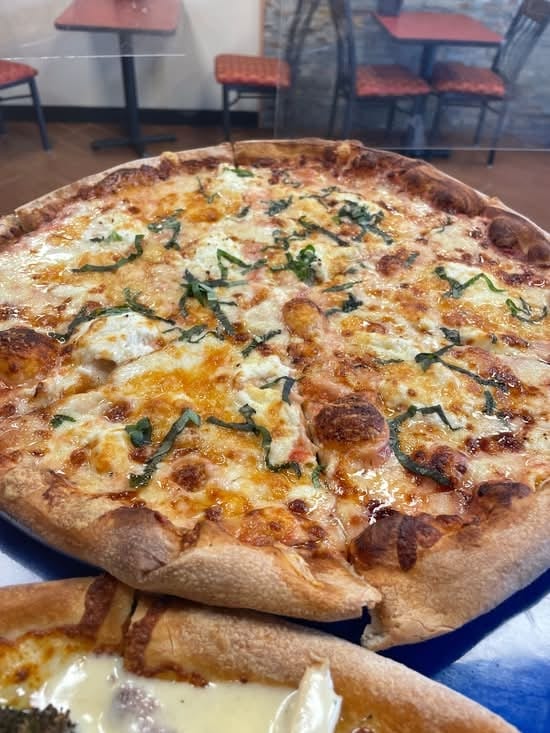 Quattro Formaggio Pizza.